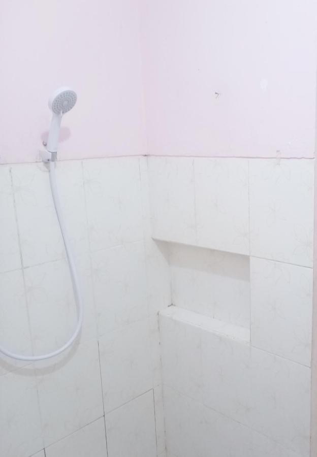 D'Kost Ketintang Hotel Surabaya Ngoại thất bức ảnh