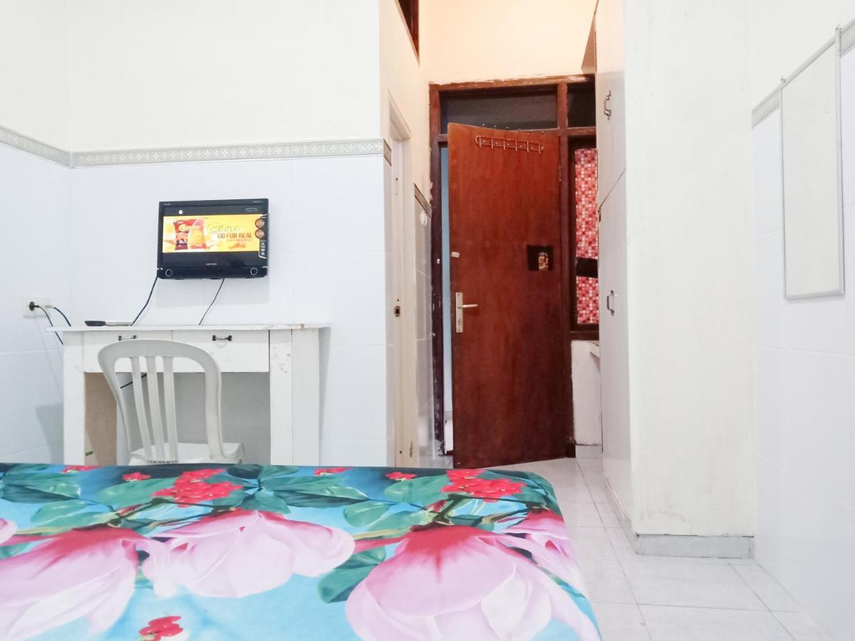 D'Kost Ketintang Hotel Surabaya Ngoại thất bức ảnh